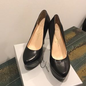 Jessica Simpson pump high heels